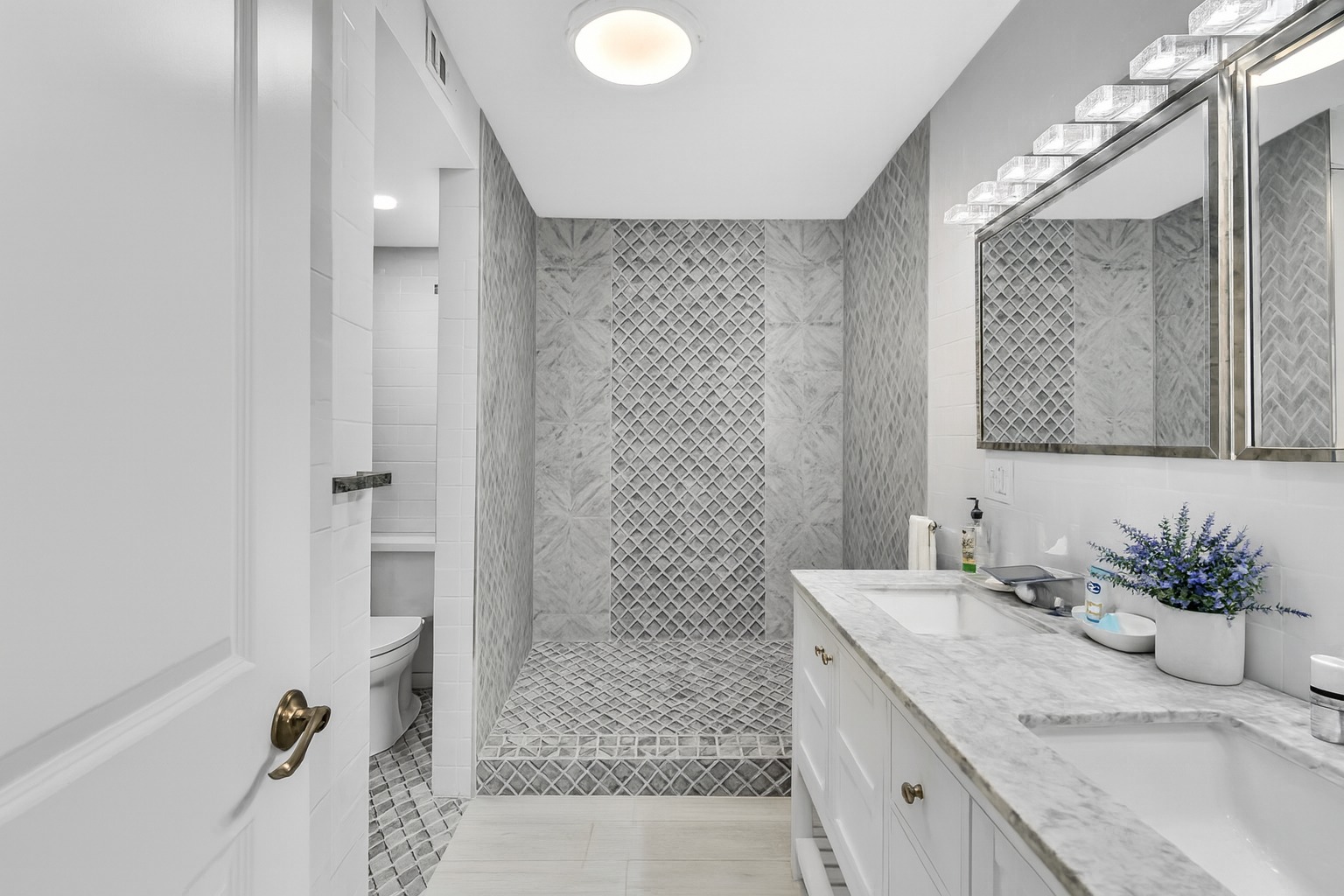 Sunny Isles Gem/ 2BR Modern Condo + Free Parking/ 712