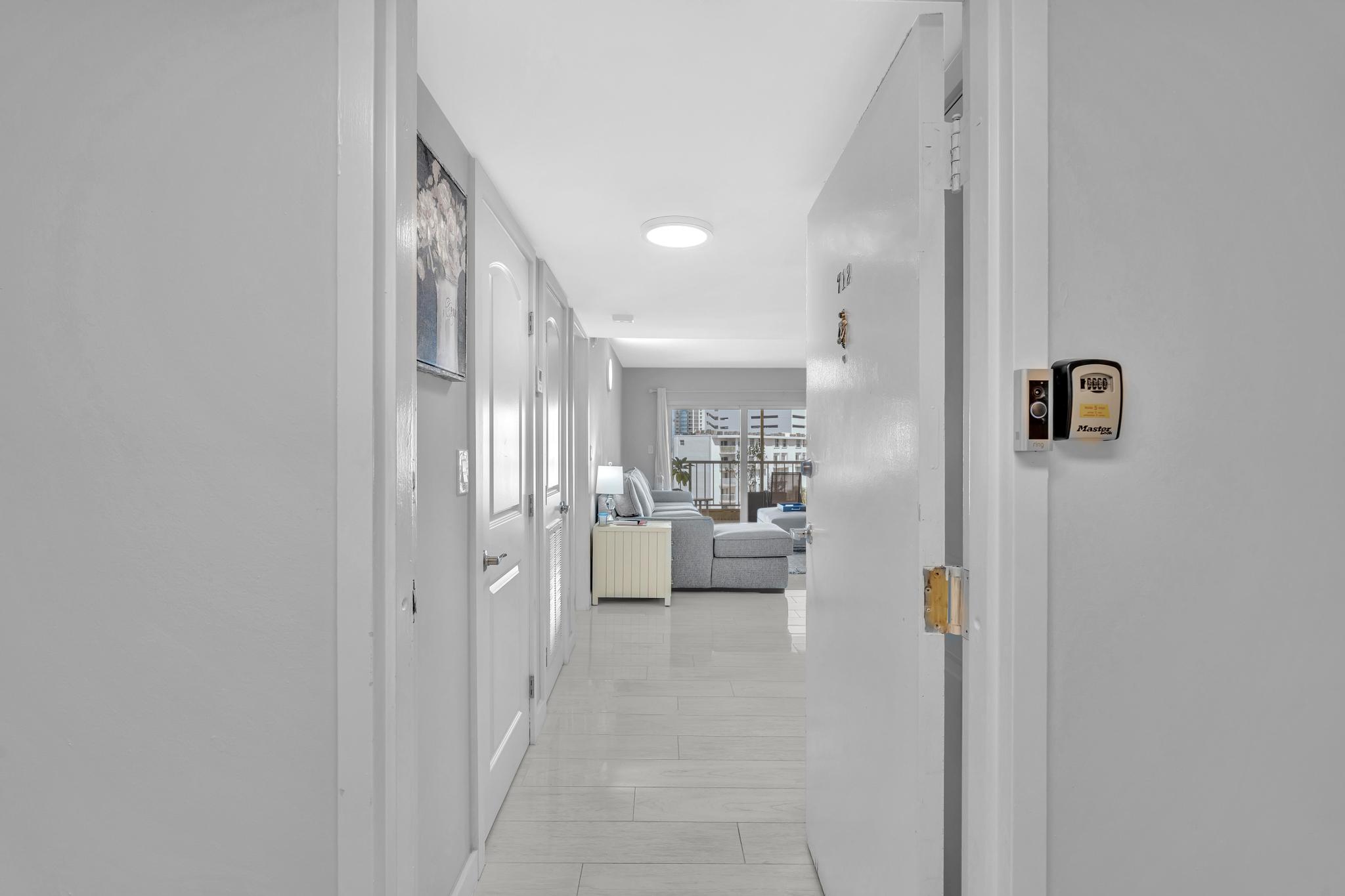 Sunny Isles Gem/ 2BR Modern Condo + Free Parking/ 712