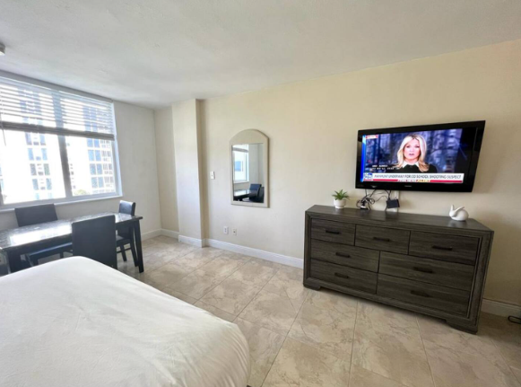 Affordable Oceanfront Studio in Sunny Isles Marco Polo 423
