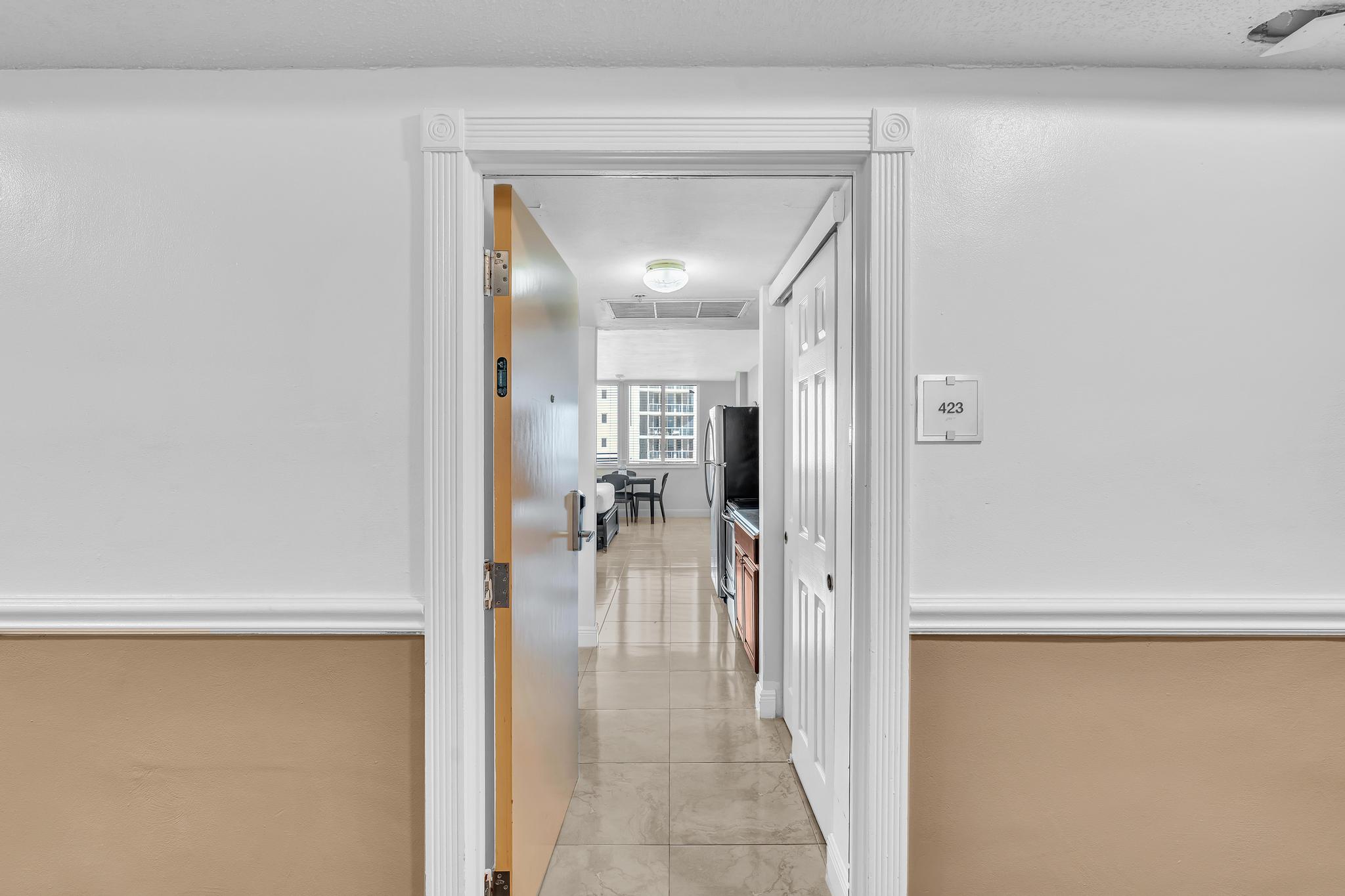 Affordable Oceanfront Studio in Sunny Isles Marco Polo 423