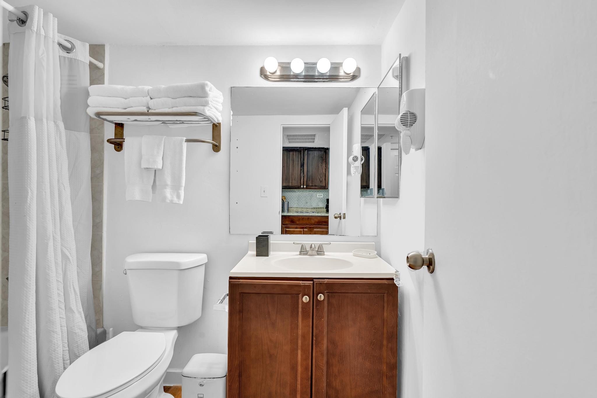 Affordable Oceanfront Studio in Sunny Isles Marco Polo 423