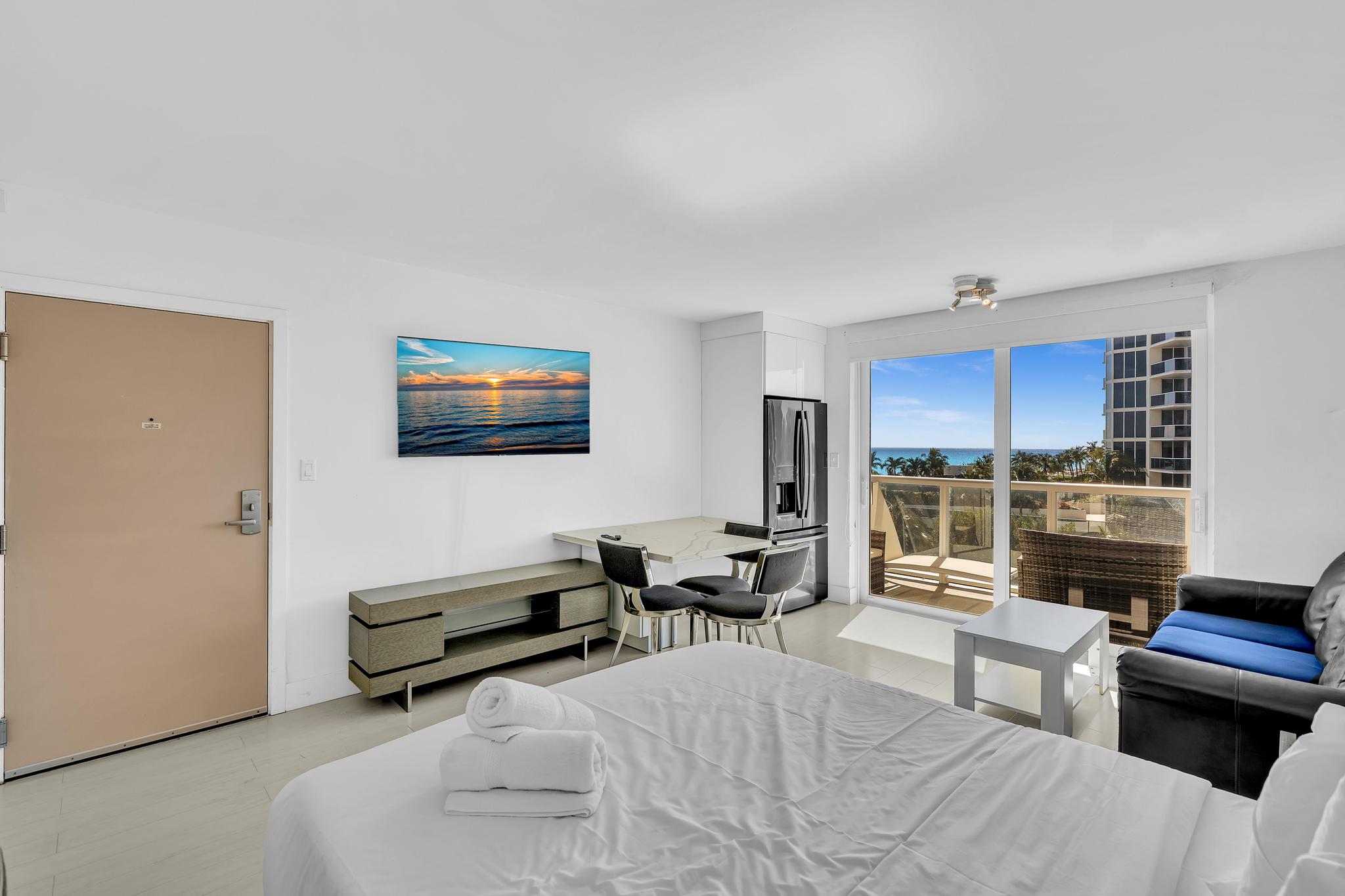 Beach Studio + Private Balcony /309