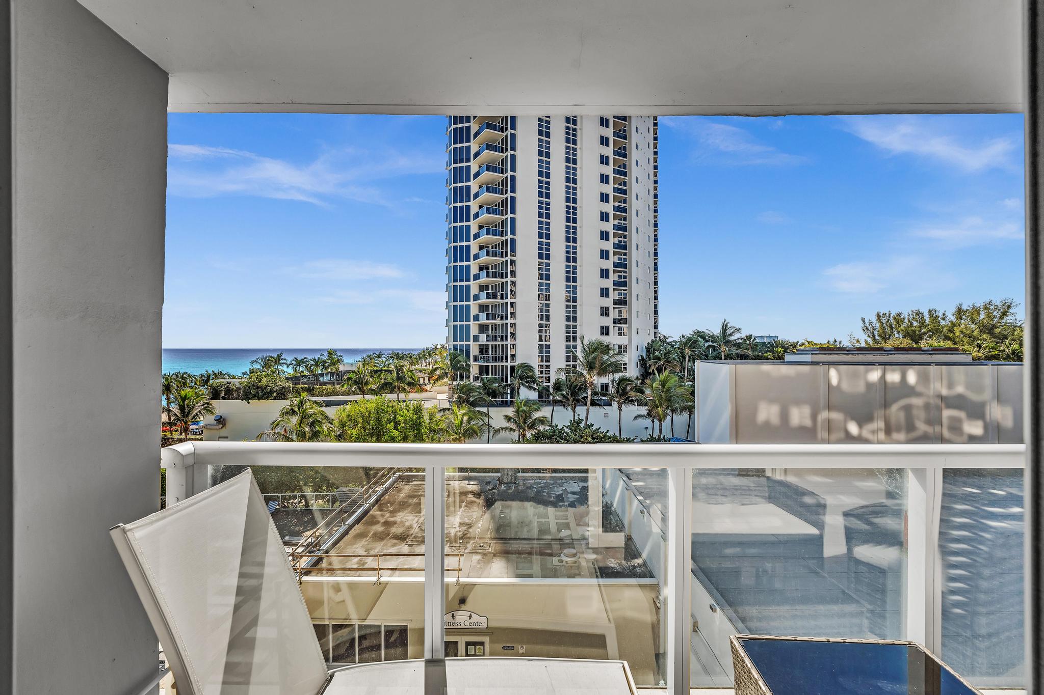 Beach Studio + Private Balcony /309