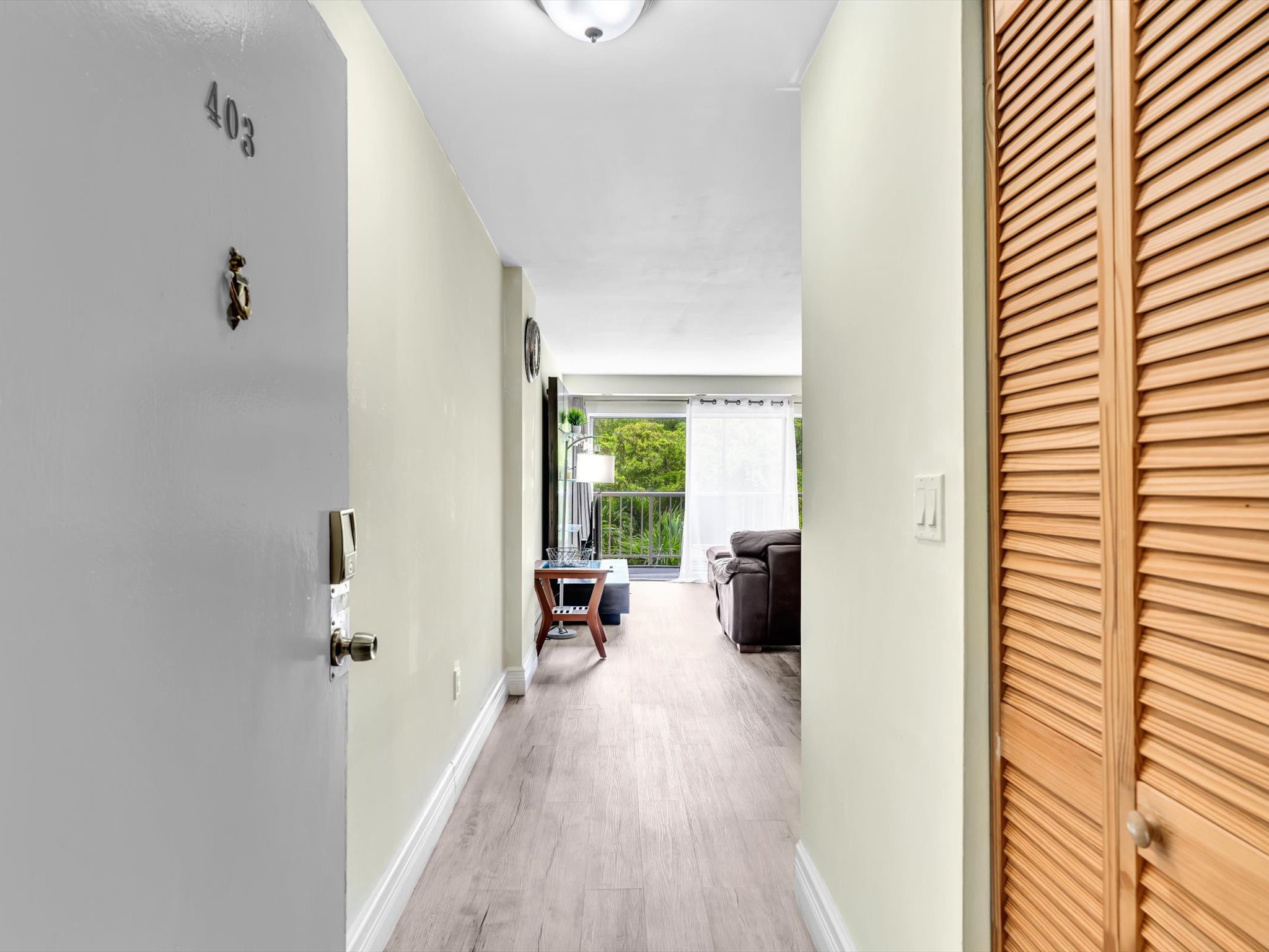 Bright 1BR Apt w/ Balcony • 5 Min Walk to Beach/403