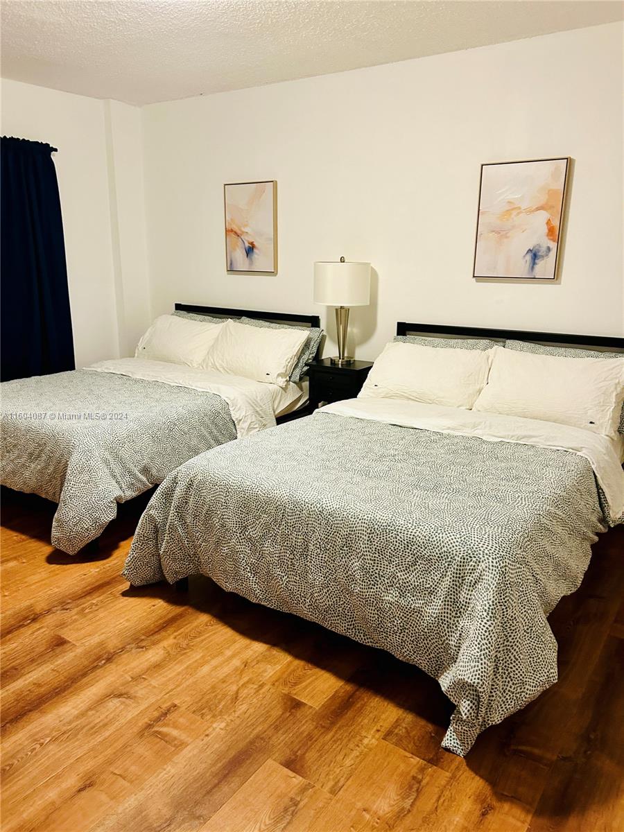 Beachside Escape in Sunny Isles – 2BR + 1Free Parking/701