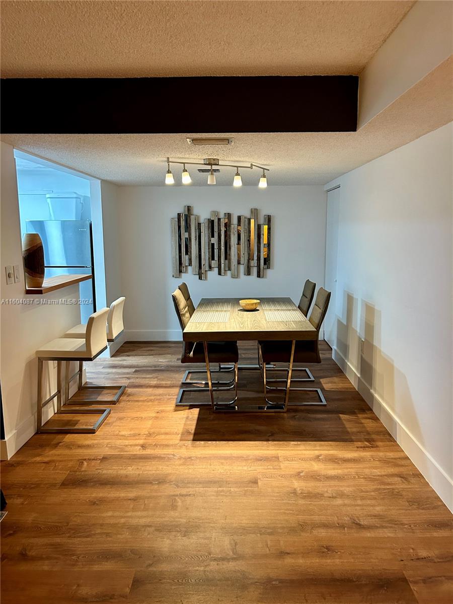 Beachside Escape in Sunny Isles – 2BR + 1Free Parking/701