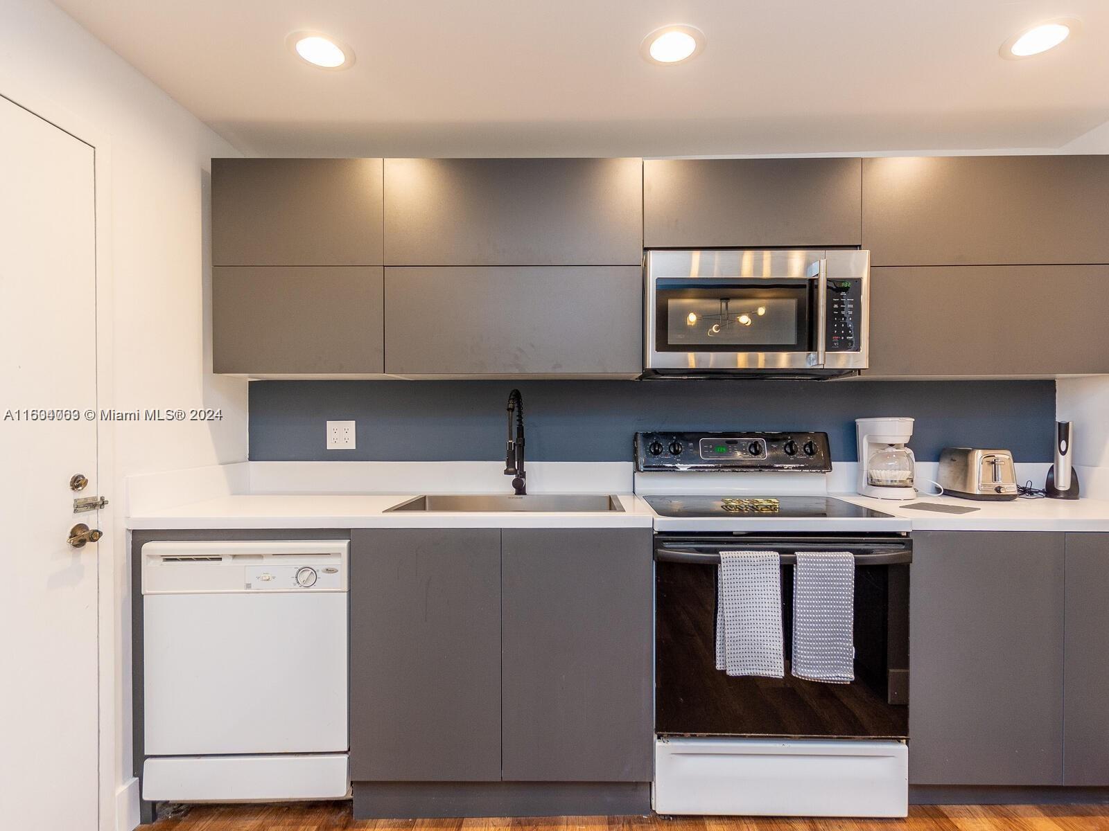 Sunny Isles Getaway | 1BR · 1.5BA · Free Parking/ 410