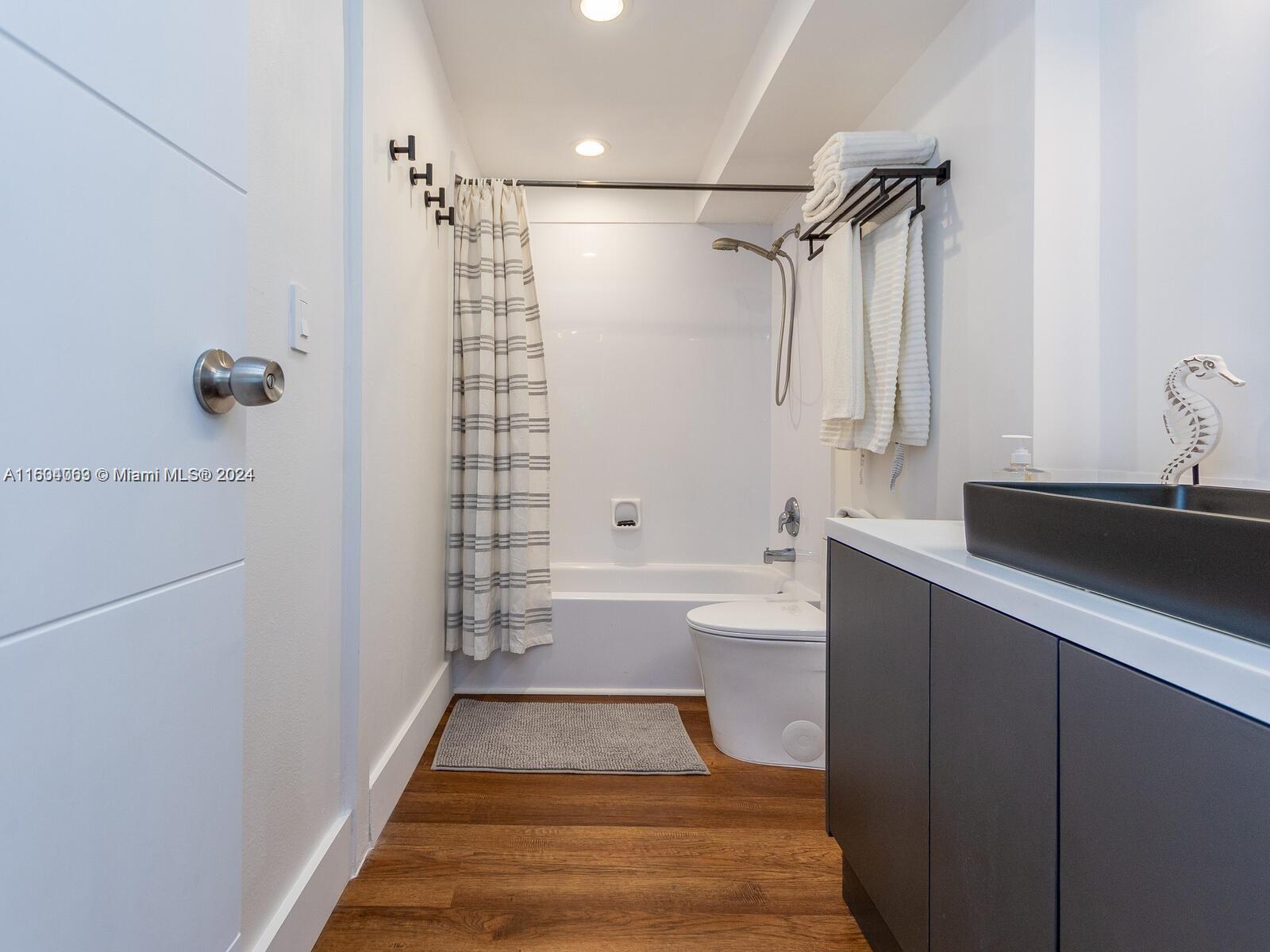 Sunny Isles Getaway | 1BR · 1.5BA · Free Parking/ 410
