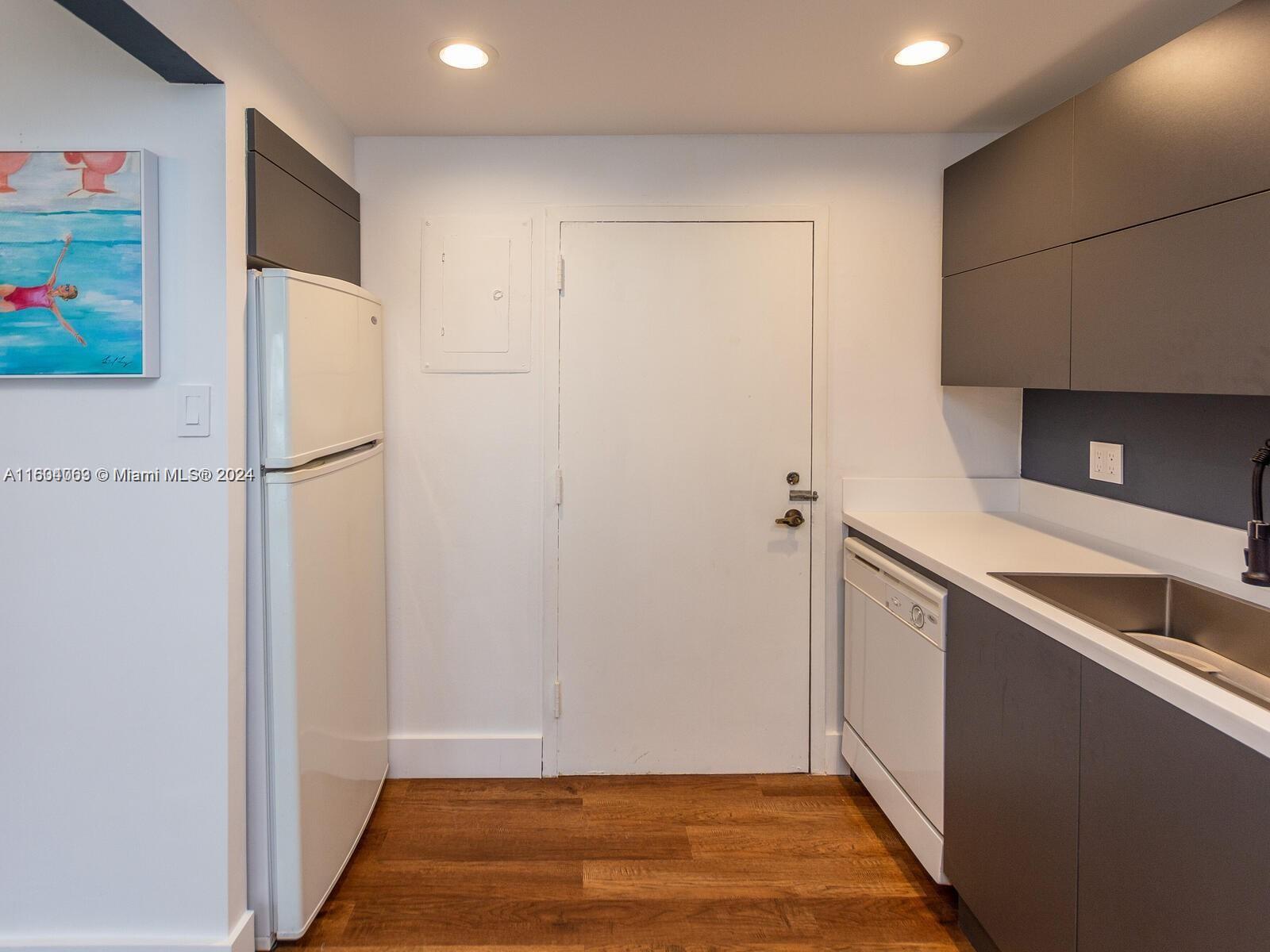 Sunny Isles Getaway | 1BR · 1.5BA · Free Parking/ 410